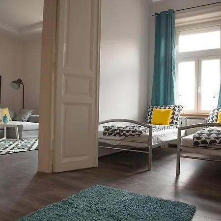 Voros Downtown With Free Parking *